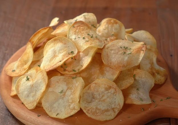 domowe chipsy ziemniaczane