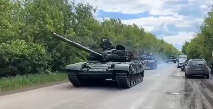 Polskie czołgi w drodze na ukraiński front (WIDEO)