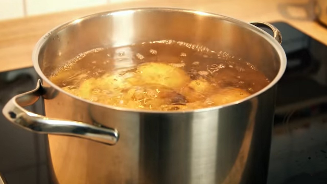 gotowanie ziemniaków