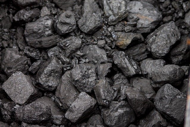 Poseł PiS proponuje wprowadzenie "kartek" na węgiel
