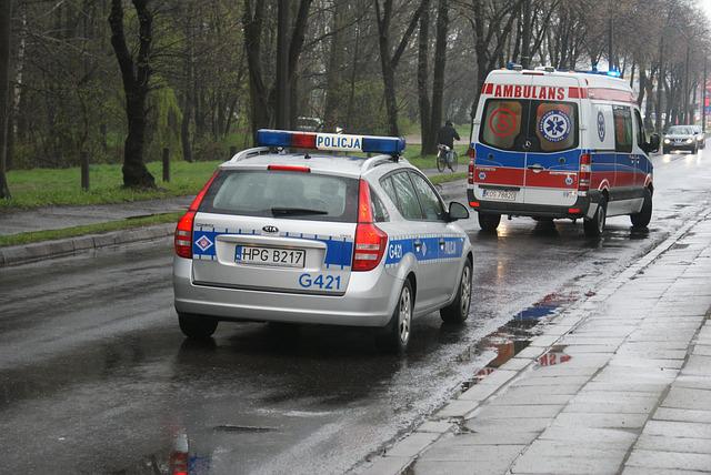 Nożownik zaatakował policjantów w Częstochowie. Funkcjonariusz postrzelił napastnika