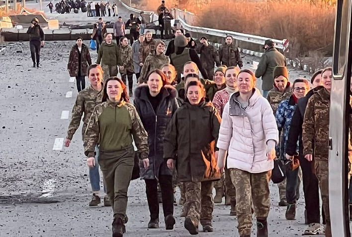 108 kobiet uwolniony z rosyjskiej niewoli. Walczyły w hucie Azowstal