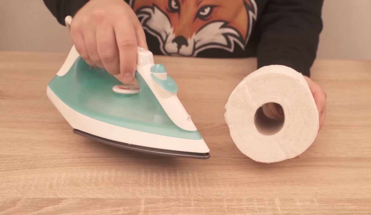 Wyprasuj papier żelazkiem
