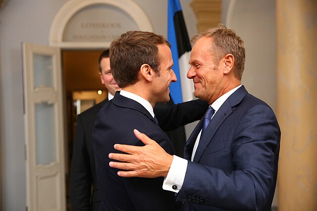 Tusk spotkał się z Macronem w Paryżu