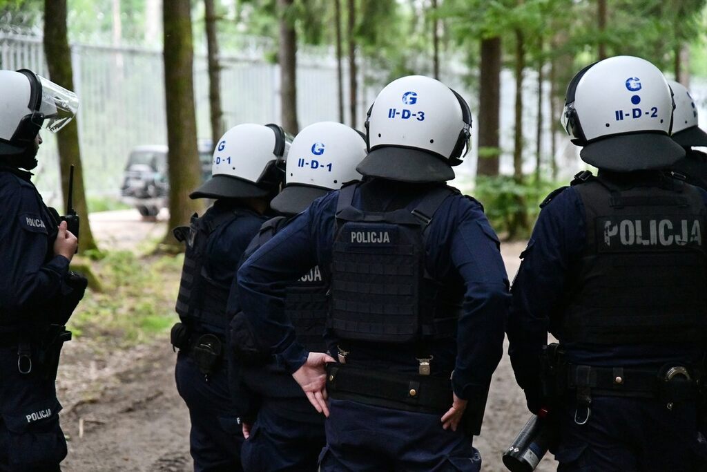 Policja od teraz może nosić broń na granicy polsko-białoruskiej