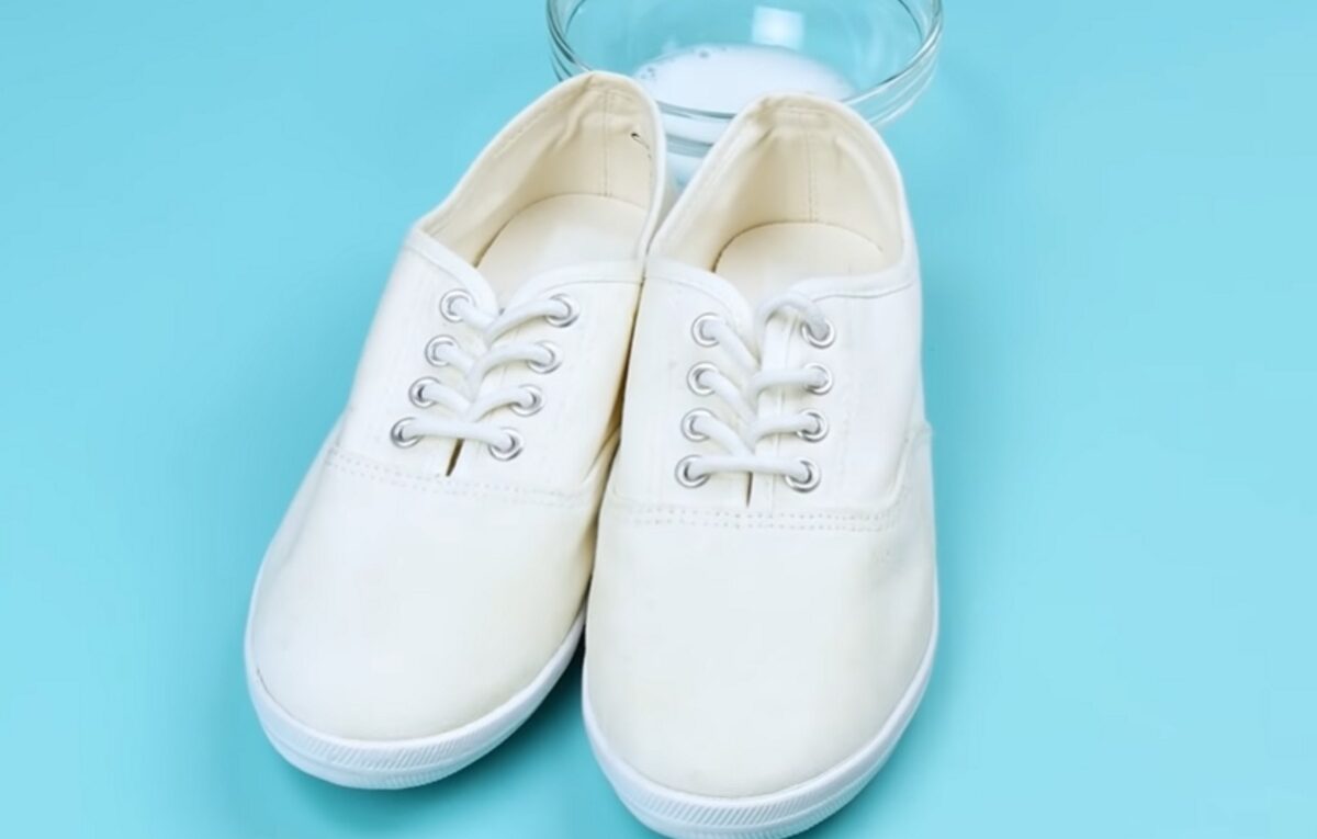 białe obuwie