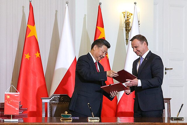 Duda podpisał w Chinach umowę ws. polskiego drobiu. Polacy polecą do Chin bez wizy