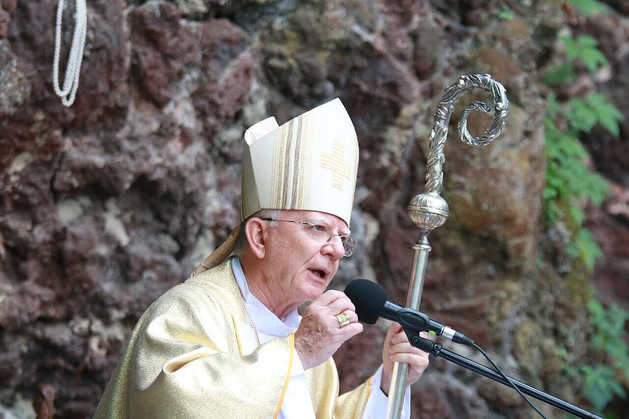 Jędraszewski o córce Nawrockiego