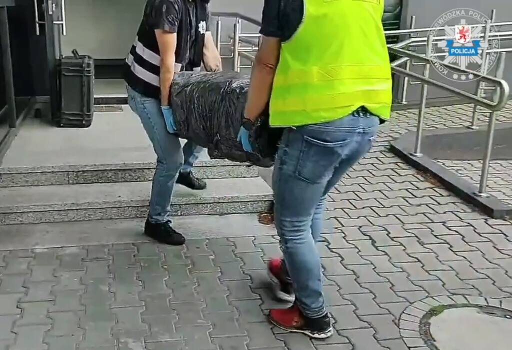 109 kg kokainy przechwycone przez policjantów w Wałczu. Zatrzymano Gruzinów