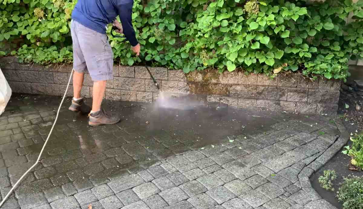 czyszczenie kostki brukowej