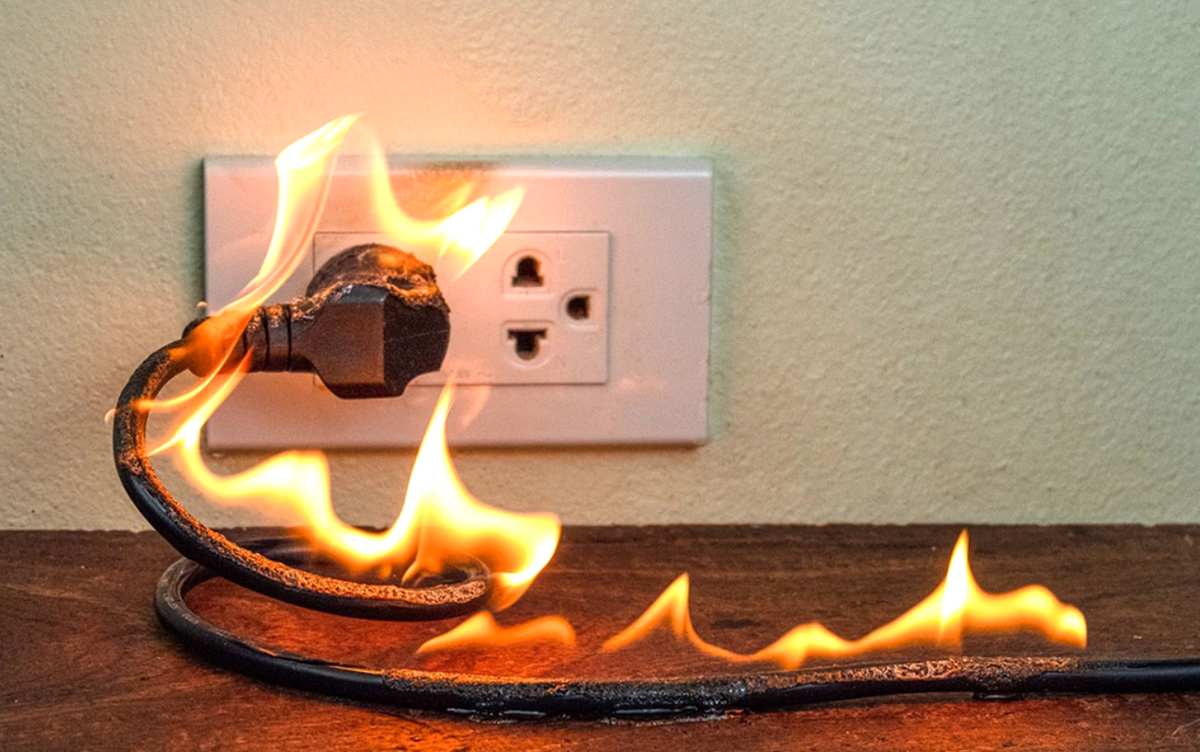 zwarcie elektryczne