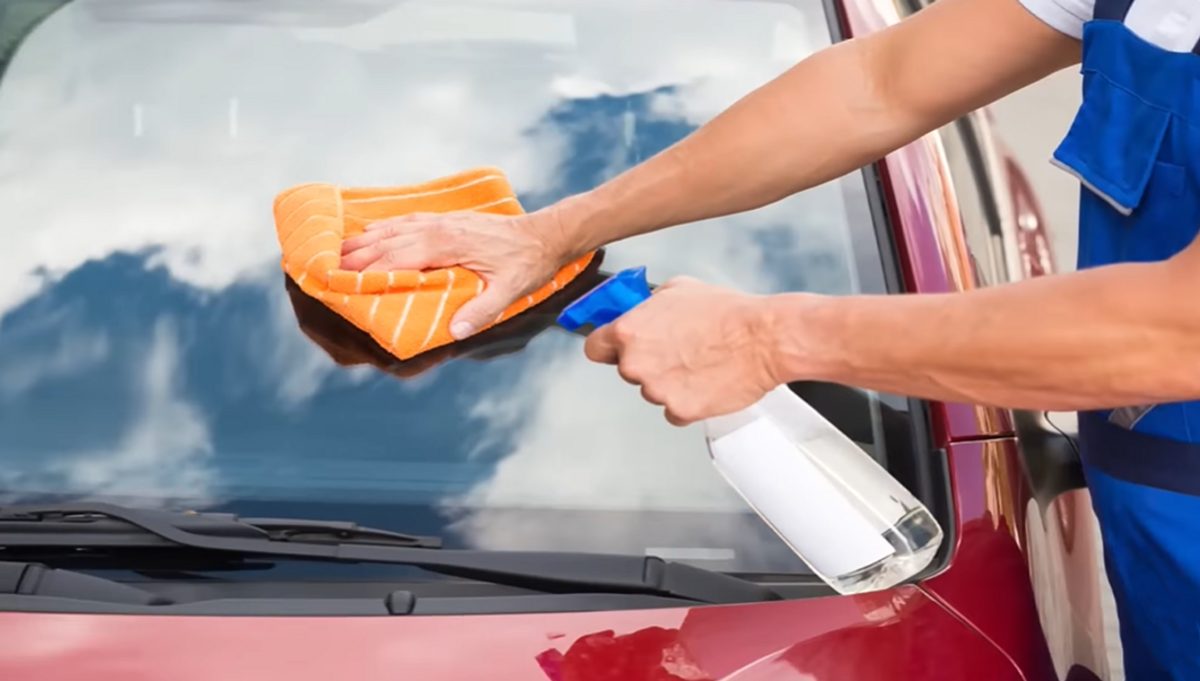 mycie szyb samochodowych