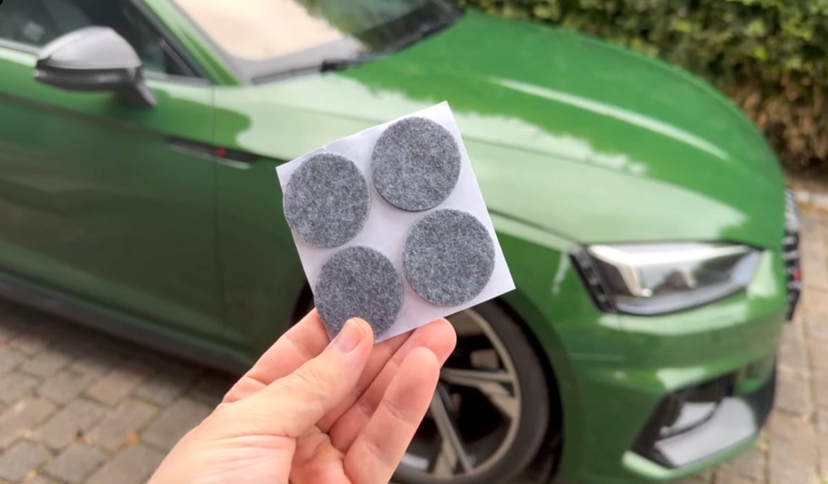 nakładki filcowe - zastosowanie w samochodzie