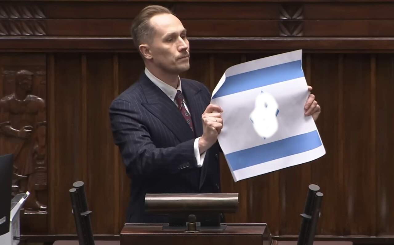 berkowicz pokazał flagę izraela ze swastyką