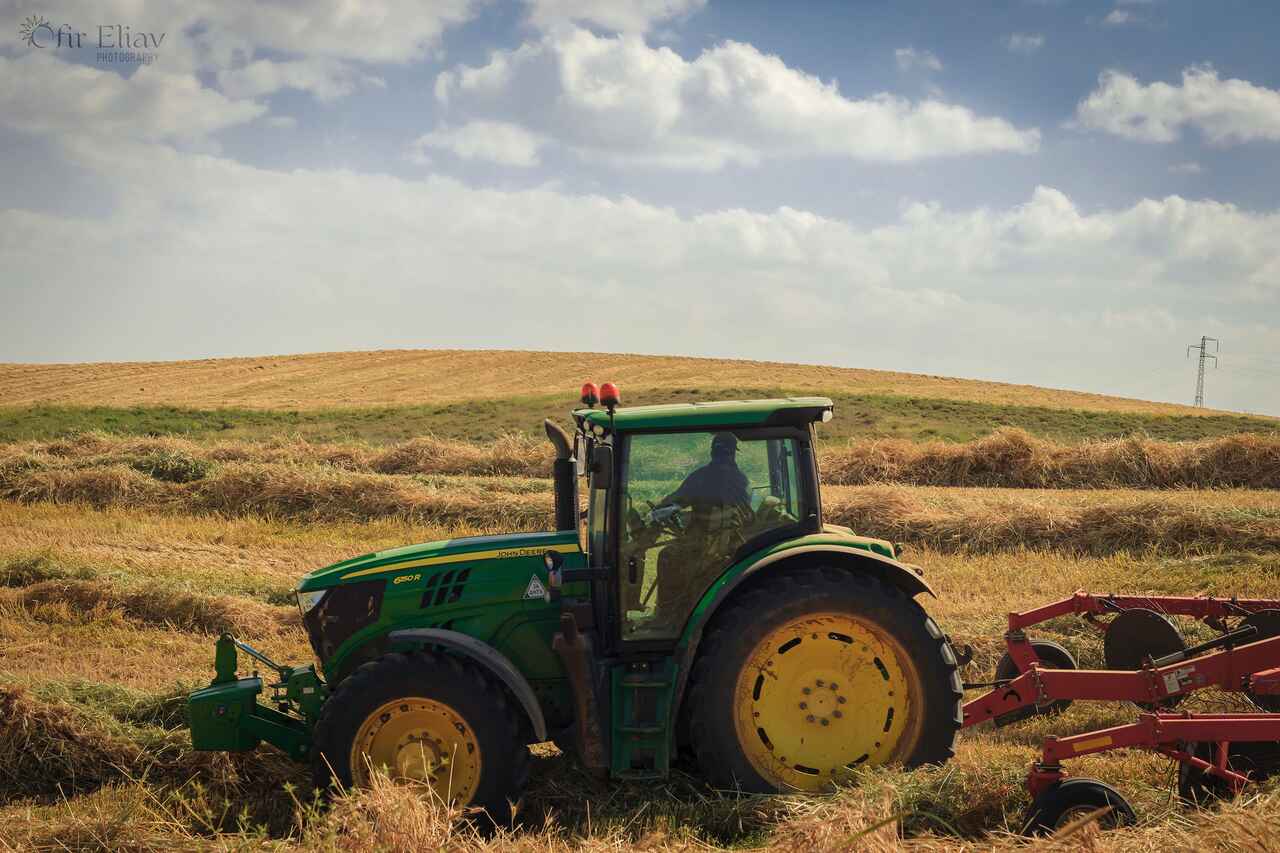 Dziewczynka przygnieciona przez traktor