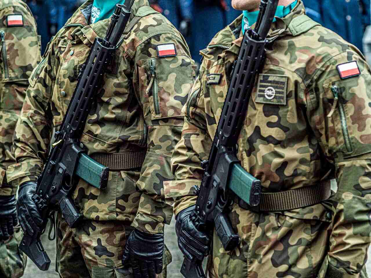 Sondaż. Co zrobią Polacy w czasie wojny?