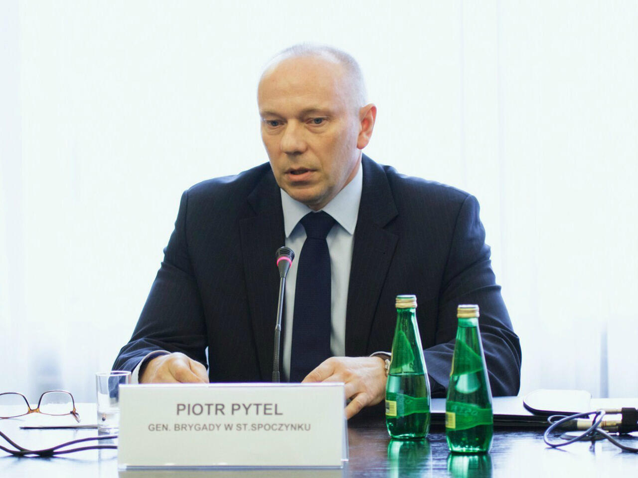 Generał zatrzymany na lotnisku